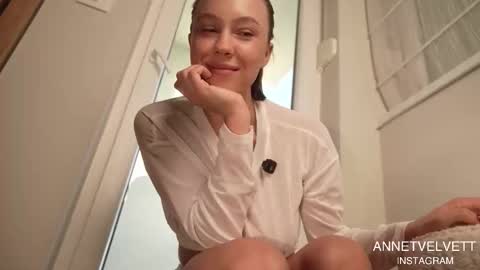 Snapshot of annvelvet chatting on September 20, 3:43 pm Anna online show from September 20, 3:43 pm