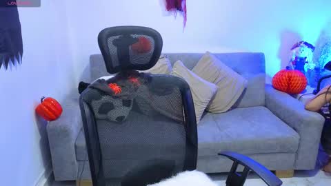 ANNY LOUIS online show from October 18, 8:32 pm