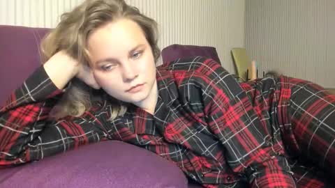 anny_love_you online show from October 3, 9:31 pm