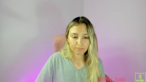 Issabela online show from November 7, 6:35 pm