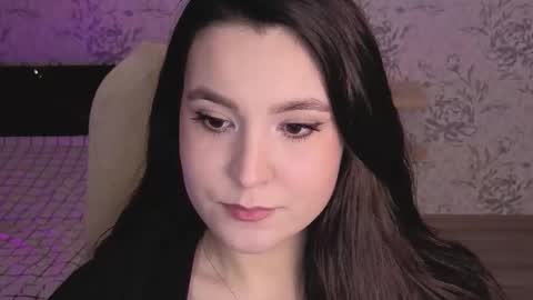 Annie online show from March 4, 12:12 pm