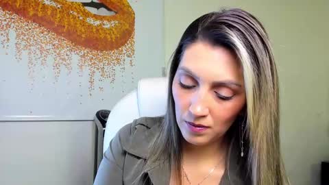 Snapshot of anny_sweet72 chatting on February 11, 12:58 pm Anny online show from February 11, 12:58 pm