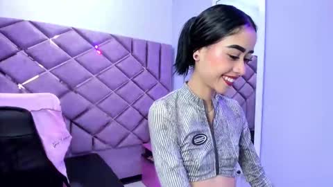 Anny online show from May 5, 3:04 pm