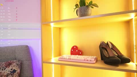 Ana online show from November 11, 11:51 am