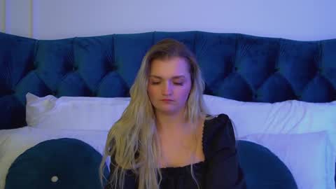 annyraii online show from February 26, 6:18 pm