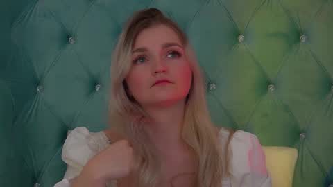 annyraii online show from November 29, 7:40 pm