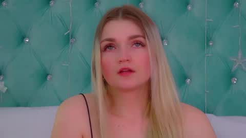 annyraii online show from January 13, 6:08 am