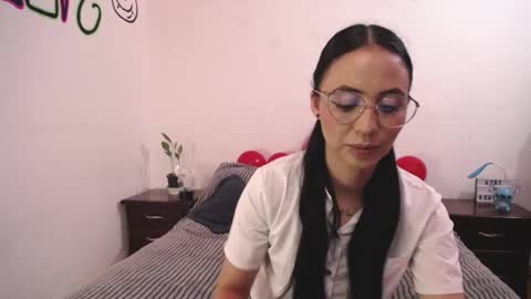 Snapshot of annyroberts_89 chatting on February 16, 10:43 pm Anny online show from February 16, 10:43 pm