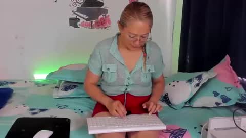 Snapshot of anthonela_mature_ chatting on December 11, 6:52 pm anthonela_mature_ online show from December 11, 6:52 pm