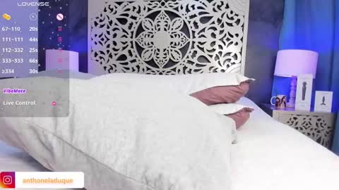 anthonelaDuque online show from February 26, 3:21 pm