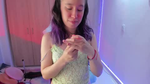 Snapshot of anto_sweet18 chatting on January 18, 1:08 am My birthday is on december 2nd surprise me with a gift from my amazonlist online show from January 18, 1:08 am