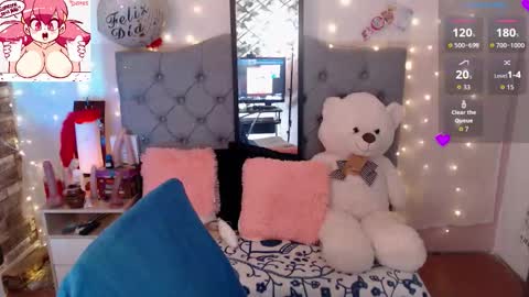 Snapshot of antolyh_c chatting on September 25, 12:04 pm antolyh_c online show from September 25, 12:04 pm
