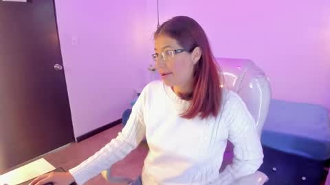 Snapshot of antoneella__ chatting on February 10, 12:39 pm Antonella online show from February 10, 12:39 pm