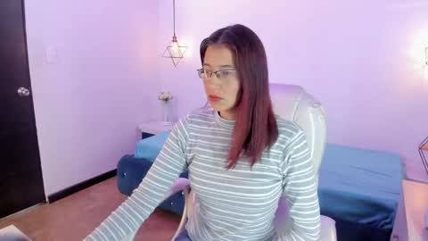 Snapshot of antoneella__ chatting on February 5, 12:06 pm Antonella online show from February 5, 12:06 pm
