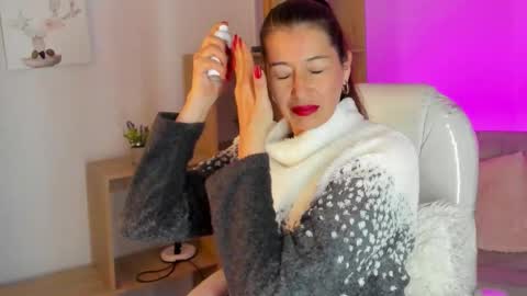 Snapshot of antoneella__ chatting on September 15, 12:35 pm Antonella online show from September 15, 12:35 pm