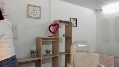 Snapshot of antoneella__ chatting on October 15, 12:19 pm Antonella online show from October 15, 12:19 pm