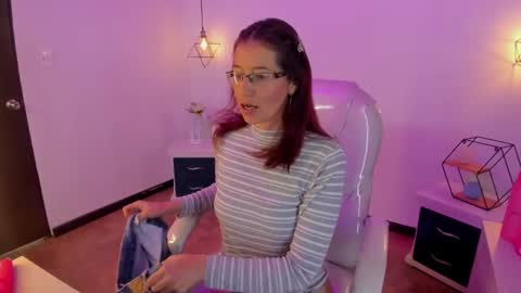 Snapshot of antoneella__ chatting on February 8, 12:06 pm Antonella online show from February 8, 12:06 pm