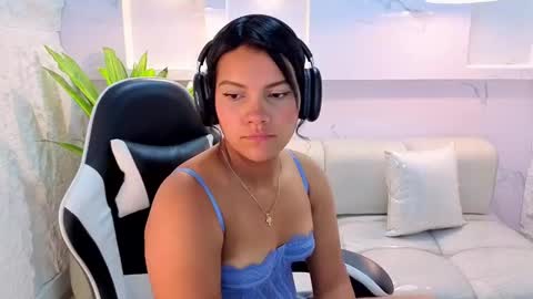 Snapshot of antonela_tp chatting on September 20, 12:47 pm Antonela online show from September 20, 12:47 pm