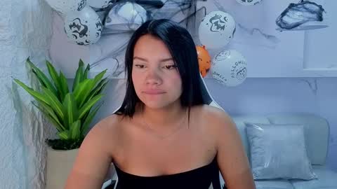 Snapshot of antonela_tp chatting on October 6, 12:44 pm Antonela online show from October 6, 12:44 pm