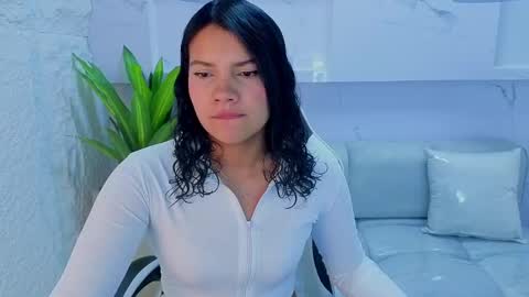 Snapshot of antonela_tp chatting on September 29, 12:43 pm Antonela online show from September 29, 12:43 pm