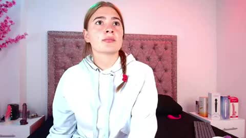 Antonella  online show from May 18, 11:38 am