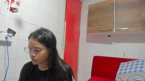 Snapshot of antonellakling_ chatting on January 7, 11:37 am ANTONELLA online show from January 7, 11:37 am