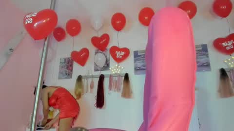 Snapshot of antonellakling_ chatting on February 15, 8:33 am ANTONELLA online show from February 15, 8:33 am
