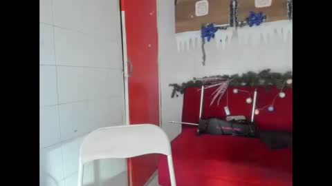 Snapshot of antonellakling_ chatting on December 31, 8:04 am ANTONELLA online show from December 31, 8:04 am