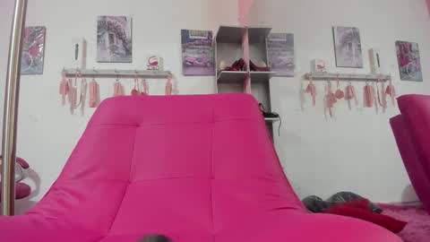Snapshot of antonellakling_ chatting on September 10, 1:44 pm ANTONELLA online show from September 10, 1:44 pm