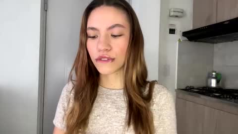 Snapshot of antonellarossii_ chatting on February 10, 1:01 pm Antonella  online show from February 10, 1:01 pm
