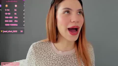 Snapshot of antonellarossii_ chatting on October 17, 2:09 pm Antonella  online show from October 17, 2:09 pm