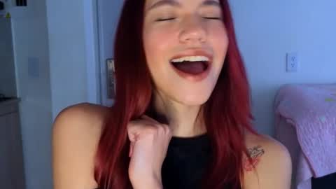 Snapshot of antonellarossii_ chatting on March 12, 2:01 pm Antonella  online show from March 12, 2:01 pm