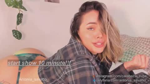 Snapshot of antonia_savatto_ chatting on February 15, 4:45 pm o ANTO online show from February 15, 4:45 pm