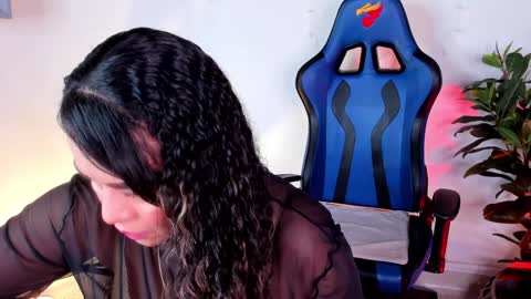 Snapshot of antoniacasarini chatting on December 13, 3:27 am Antonia online show from December 13, 3:27 am