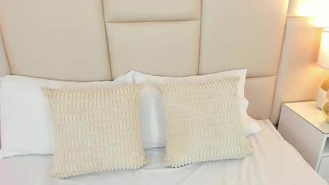 Antonia online show from March 5, 3:41 pm