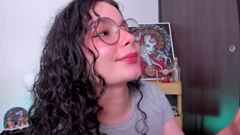 Snapshot of antoniart_ chatting on December 12, 2:15 am Antonia online show from December 12, 2:15 am