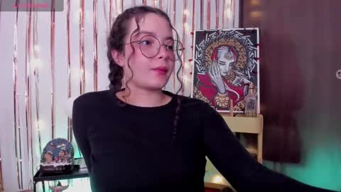 Snapshot of antoniart_ chatting on December 19, 2:23 am Antonia online show from December 19, 2:23 am