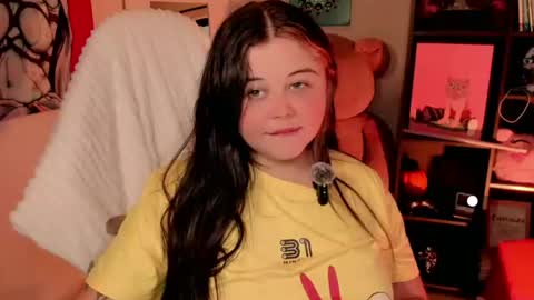  Independent model  online show from July 9, 9:17 pm
