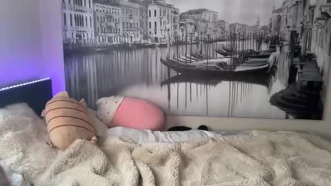 Anya online show from March 18, 3:39 pm