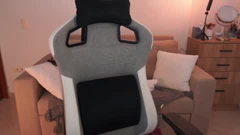 anya online show from February 9, 7:49 pm