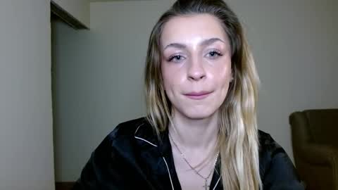 Anya online show from April 22, 7:44 pm