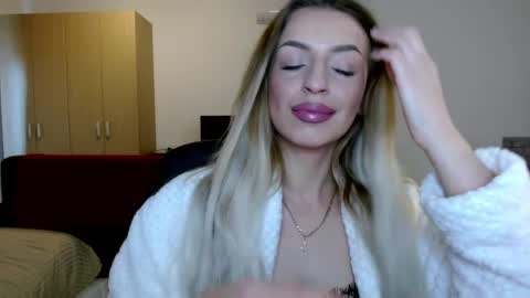 Anya online show from May 13, 3:40 pm