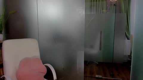 Snapshot of anyarayne chatting on January 21, 1:32 pm Anya online show from January 21, 1:32 pm