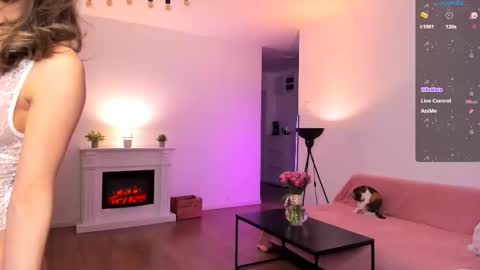 Anysa Smith online show from March 2, 10:15 pm