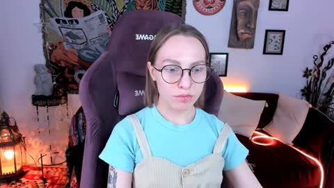 Snapshot of aphexqueen chatting on January 22, 2:24 pm APHEX QUEEN online show from January 22, 2:24 pm