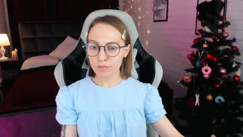 Snapshot of aphexqueen chatting on December 21, 1:10 pm APHEX QUEEN online show from December 21, 1:10 pm