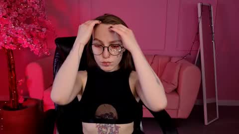 Snapshot of aphexqueen chatting on March 3, 1:04 pm APHEX QUEEN online show from March 3, 1:04 pm