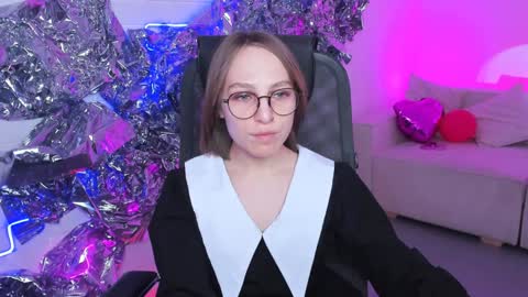 Snapshot of aphexqueen chatting on December 5, 2:11 pm APHEX QUEEN online show from December 5, 2:11 pm