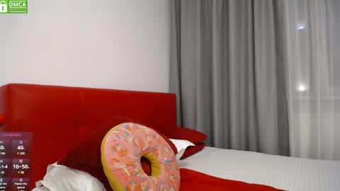 Sarah online show from March 9, 3:38 pm