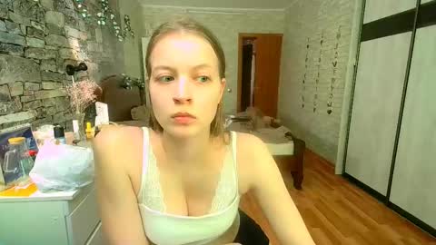 Aphrodite online show from May 5, 11:35 am